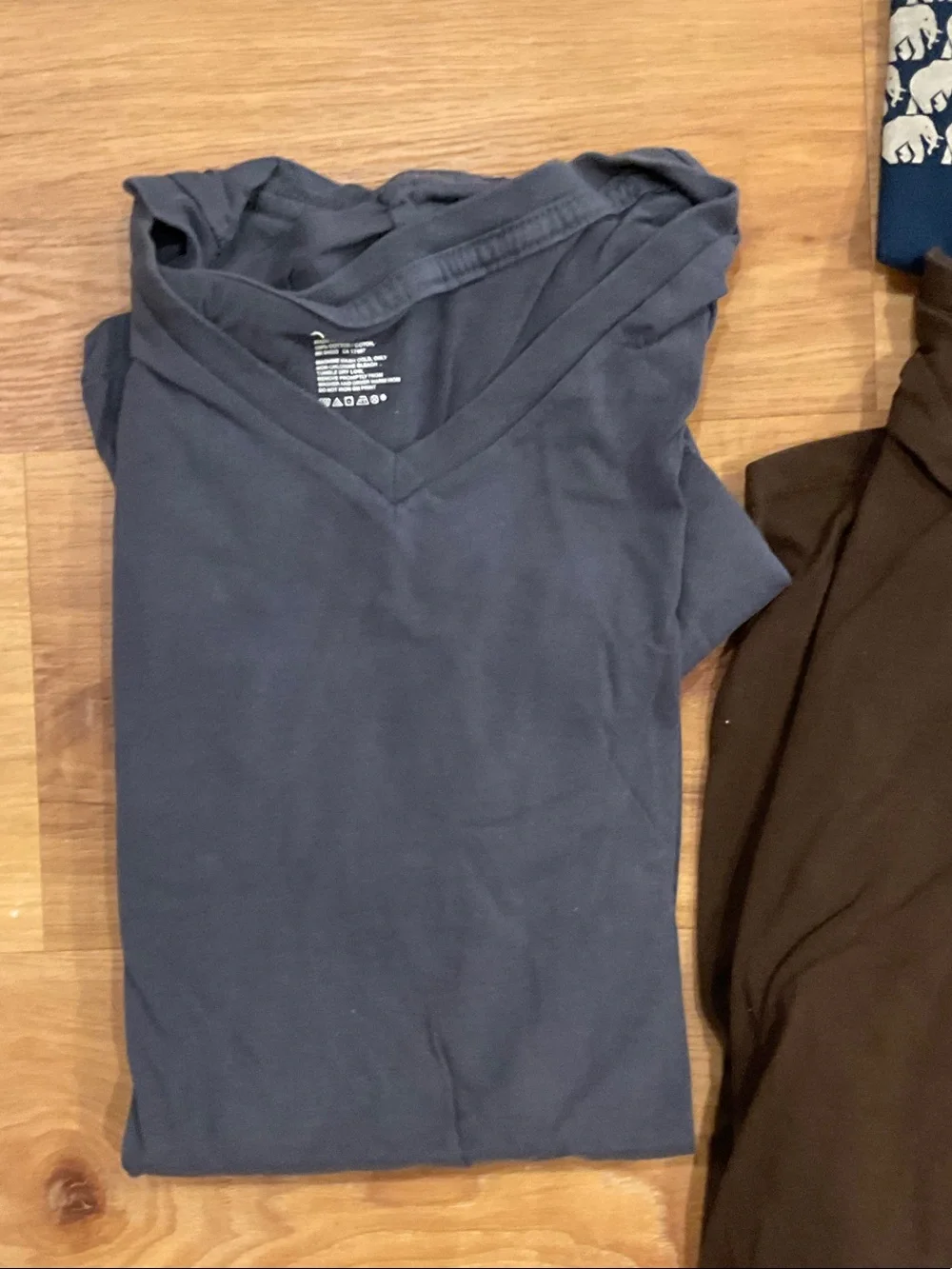 7 Men’s Solid & Graphic Tees - Mixed Colors